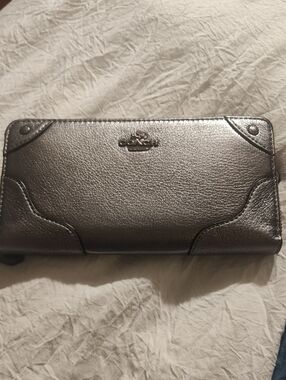 Coach Mickie Metallic Silver Leather Accordion Zip Wallet Retail $275 NWT